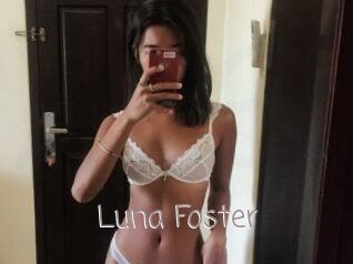Luna_Foster