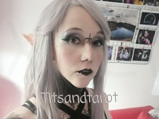 Titsandtarot